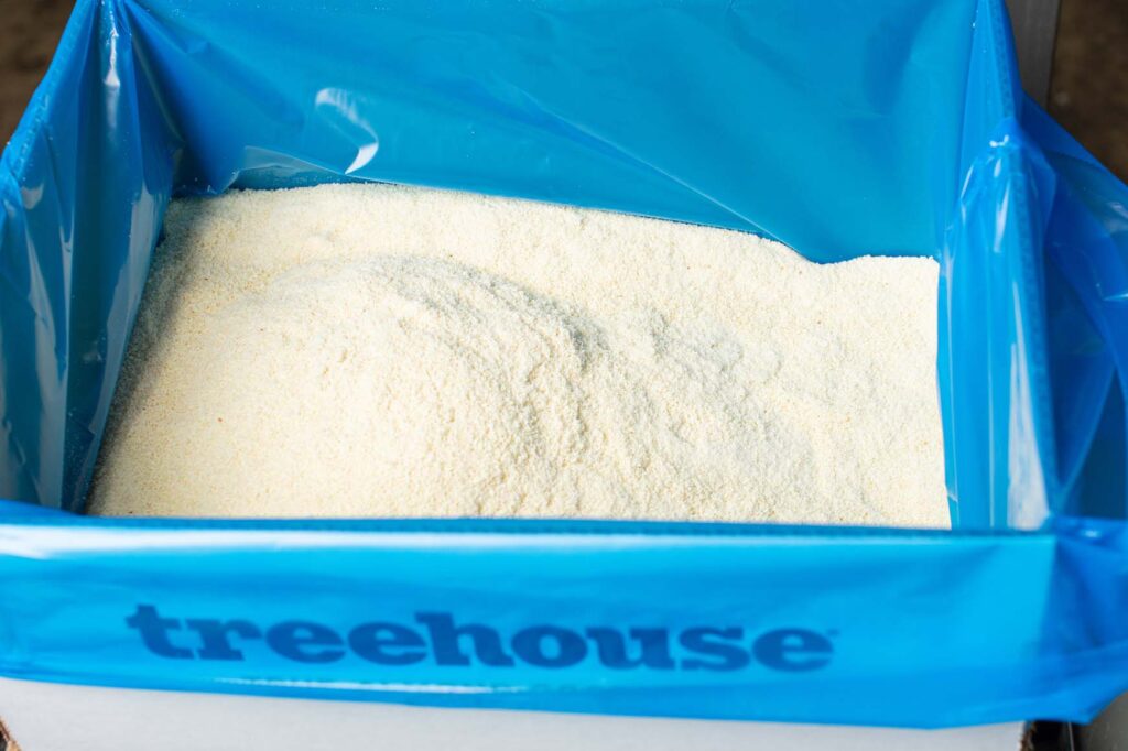 Blanched almond flour in Treehouse box