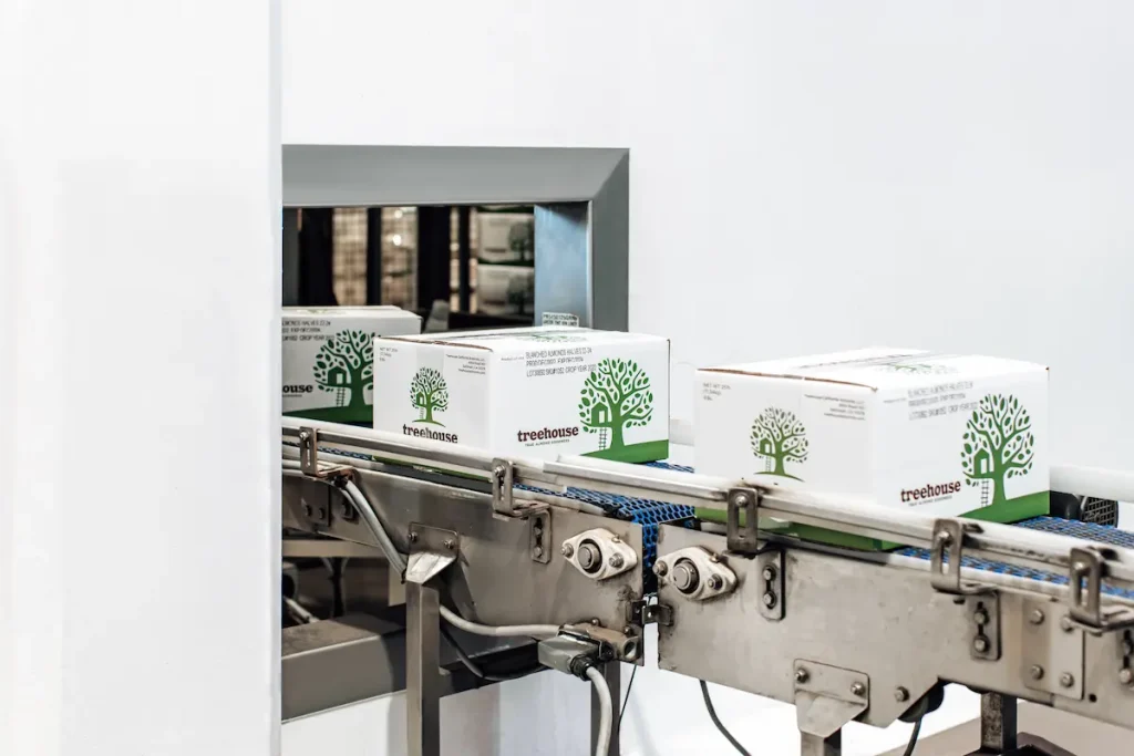 Key factors for choosing an almond wholesale dealer: food safety certifications, traceability, supply consistency, product range, and California origin standards.
